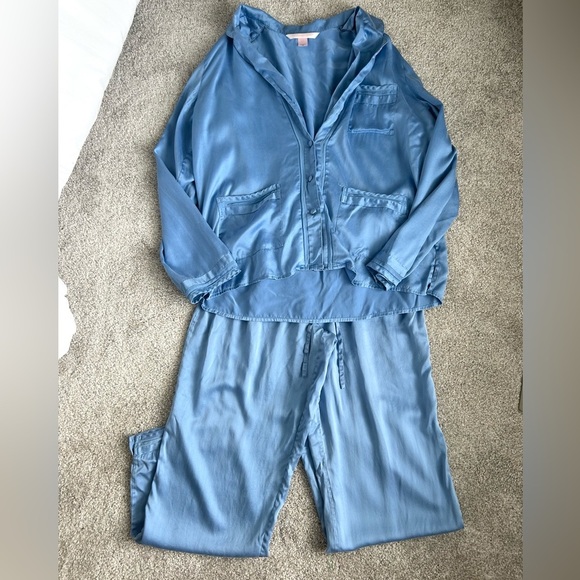 Victoria's Secret Women's Blue Matching Pajama Set Medium - Picture 1 of 5